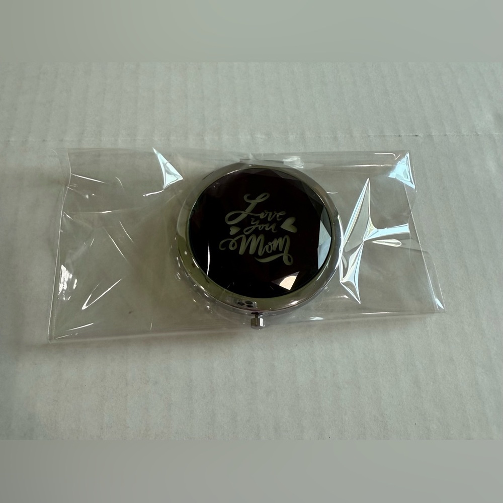 Retro Metal Travel Makeup Mirror 1x/2x Magnifying Compact "Love You Mom" - Picture 8 of 9